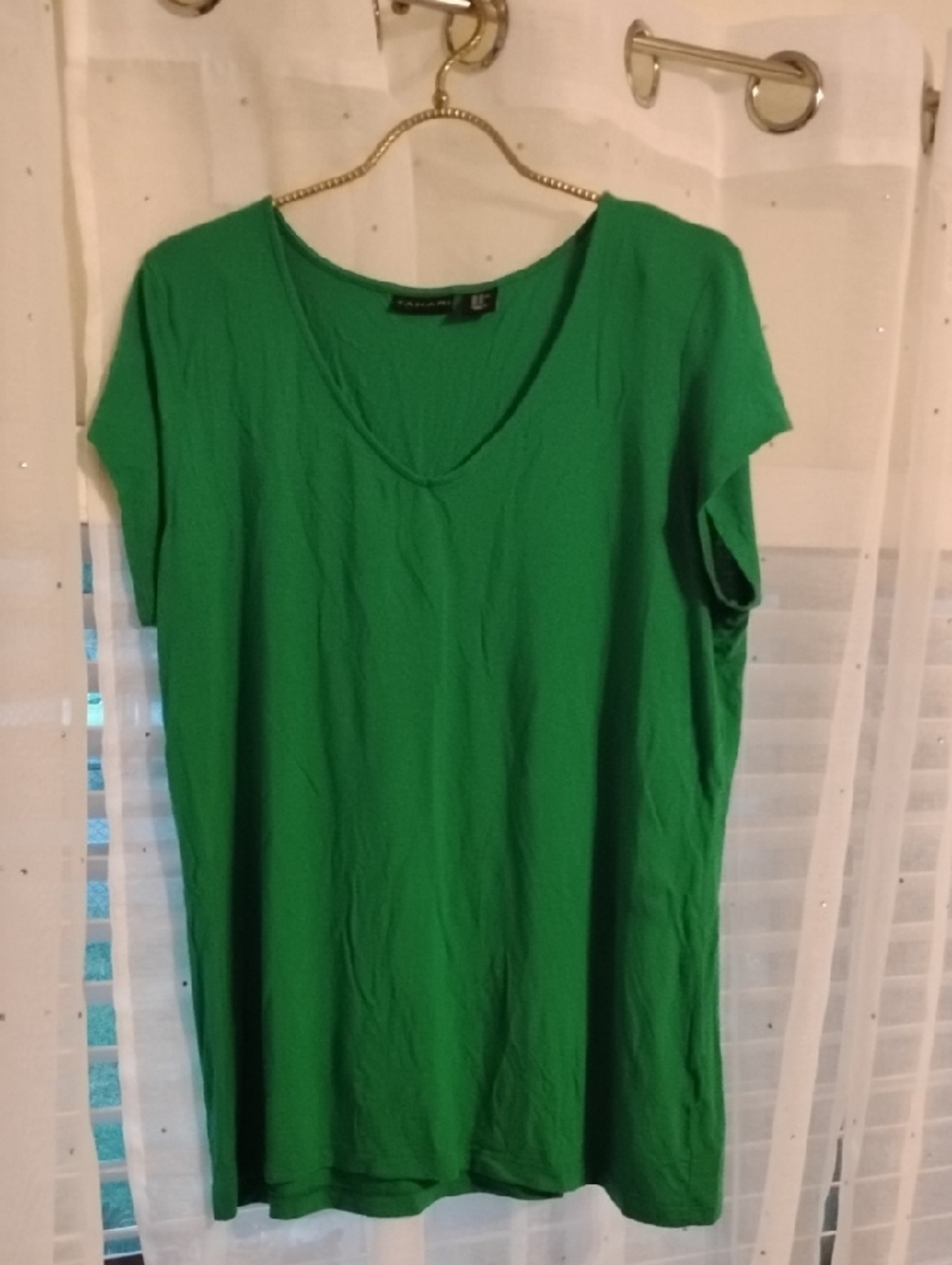 Tahari Women’s Green V-Neck Short Sleeve Top, Size: XL